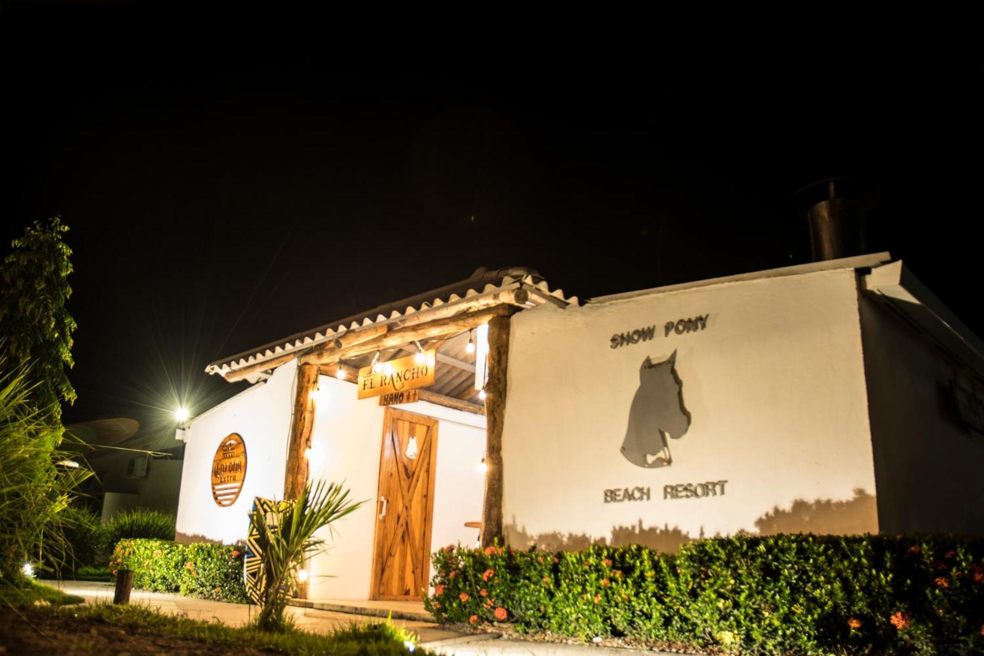 Show Pony Beach Resort And Suites Las Lajas  Exteriér fotografie