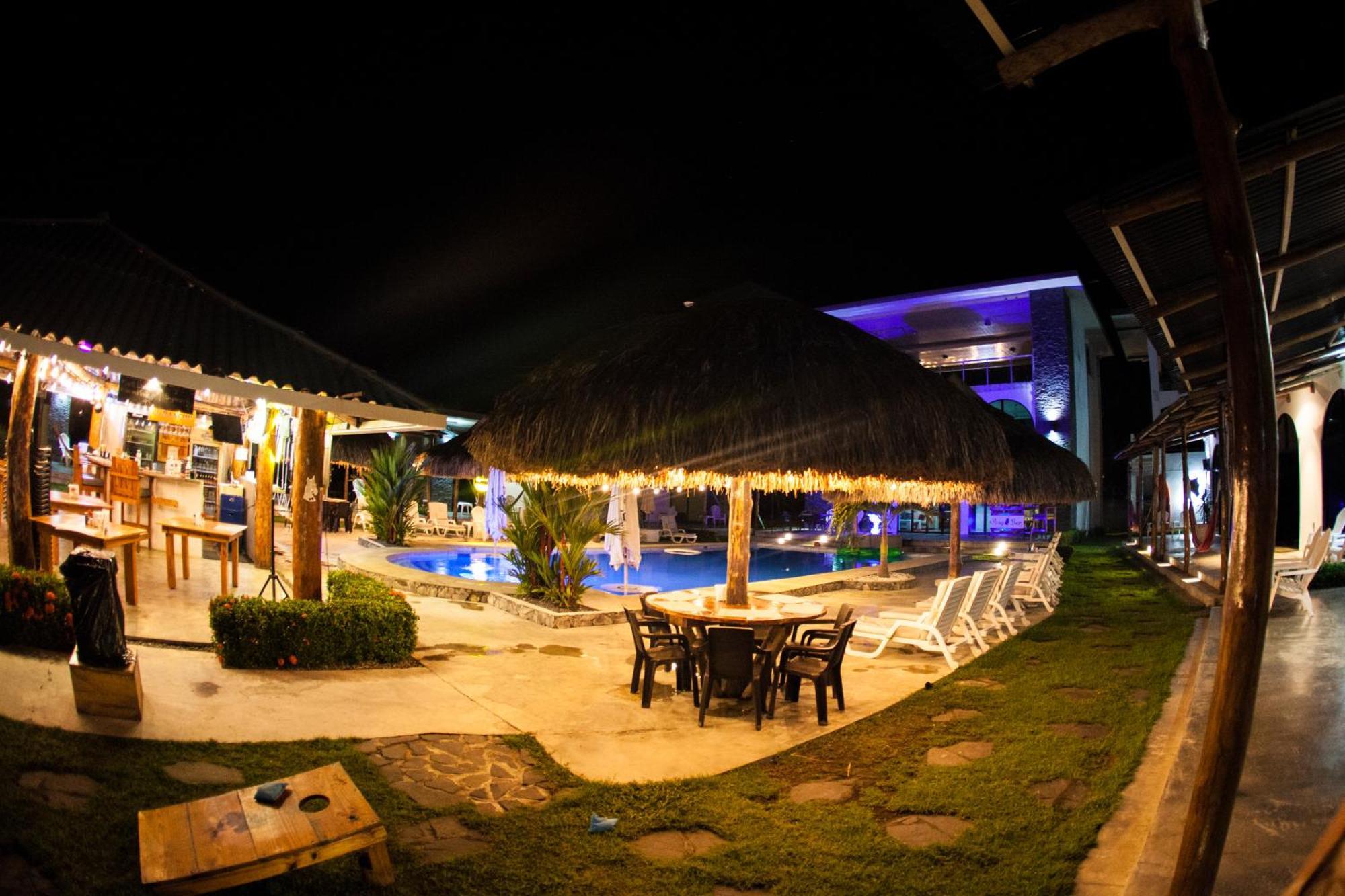 Show Pony Beach Resort And Suites Las Lajas  Exteriér fotografie